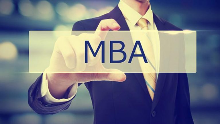 Should I apply for an online or traditional MBA?