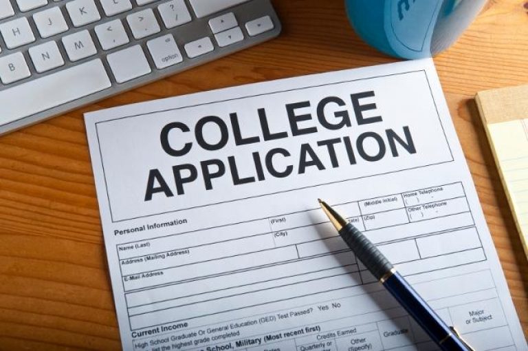 What Should A Complete College Application Include?