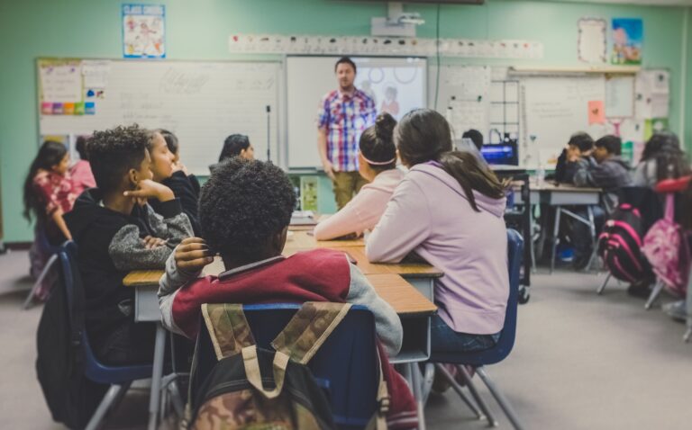 Choosing Colleges, Courses & Extracurriculars: A Step-by-Step Guide