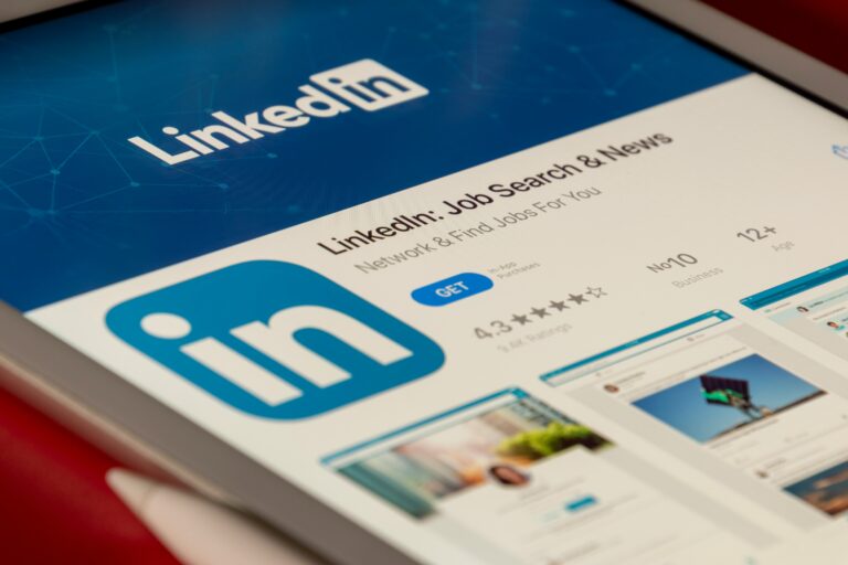 Top 5 Tips to Optimize Your LinkedIn Profile for Career Growth
